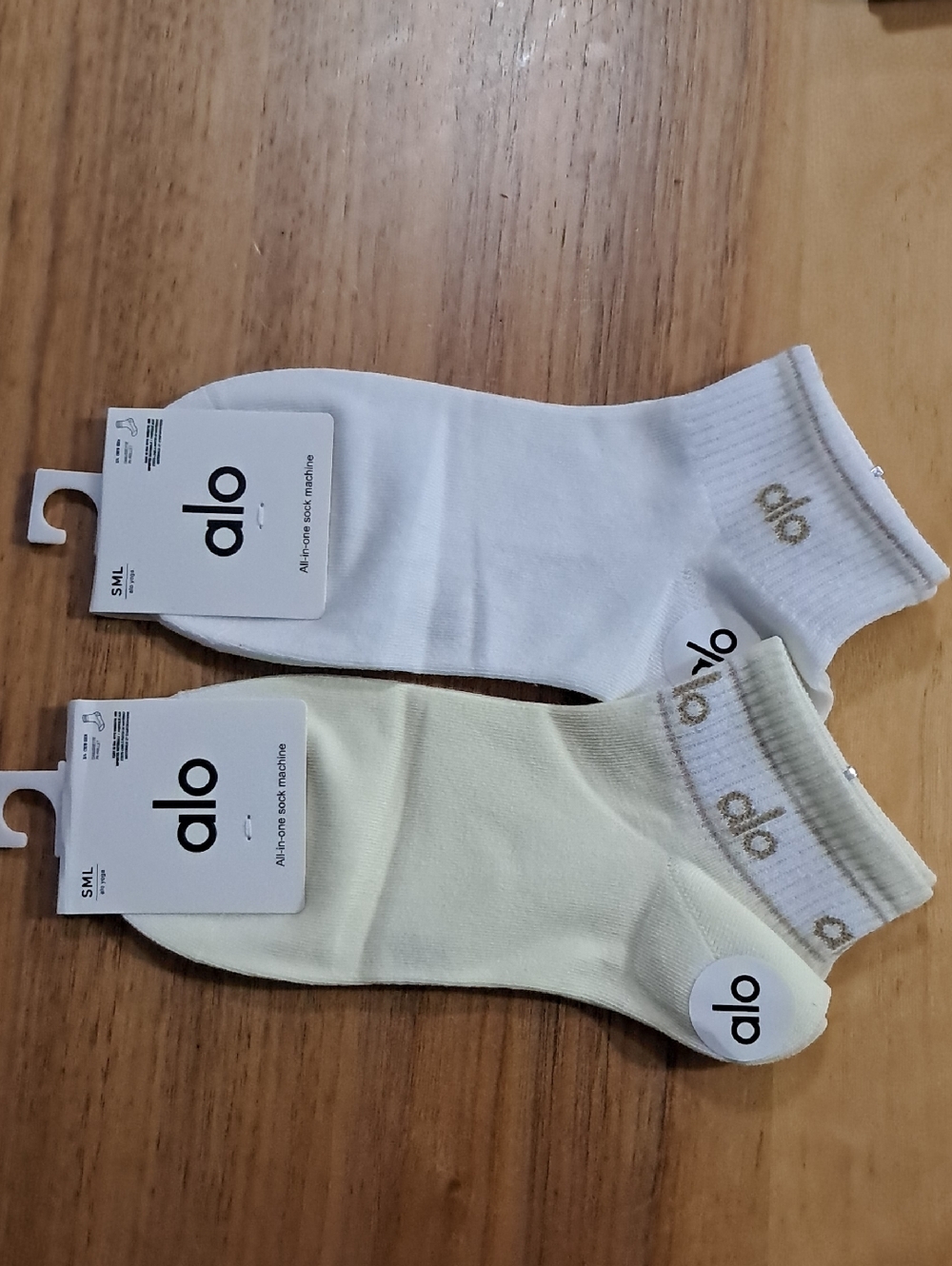 ALO Yoga Women's Ankle Socks - White and Yellow Butter